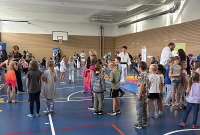 Kroužkový jarmark ve školní tělocvičně 09/25