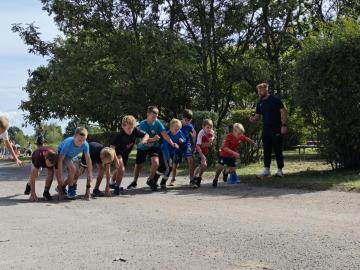 Mini Cross Cup Milíčov 2026 potřetí rozhýbal celý první stupeň