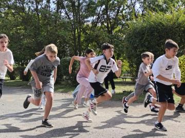 Mini Cross Cup Milíčov 2026 potřetí rozhýbal celý první stupeň