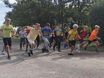 Mini Cross Cup Milíčov 2026 potřetí rozhýbal celý první stupeň